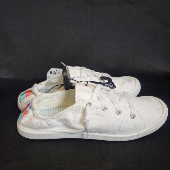 Time And Tru Women Scrunch Back Sneakers White Size 10 NWT Beach Vacation - Picture 2 of 7